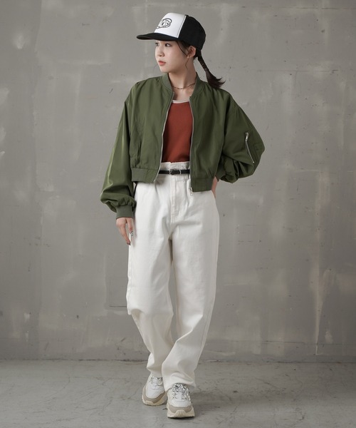 SPINNS（スピンズ）の「ハイウエスト ストレートパンツ（その他パンツ・レディース・ベージュ/ブラック/オフホワイト/インディゴブルー/ブラック系その他/ブルー系その他/アイボリー/グレイッシュベージュ・M/S）」の20枚目の写真