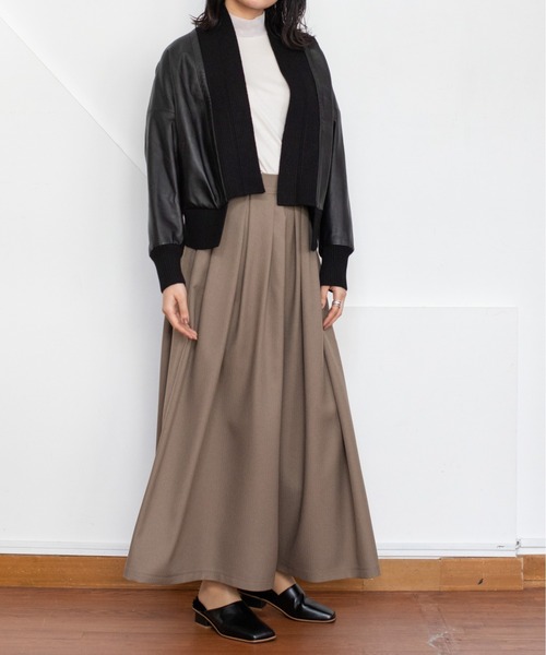 MARECHAL TERRE（マルシャルテル）の「MARECHAL TERRE（マルシャルテル)  Tack Wide Pants /ZMT214PT323（その他パンツ・レディース・ベージュ・1/2）」の2枚目の写真