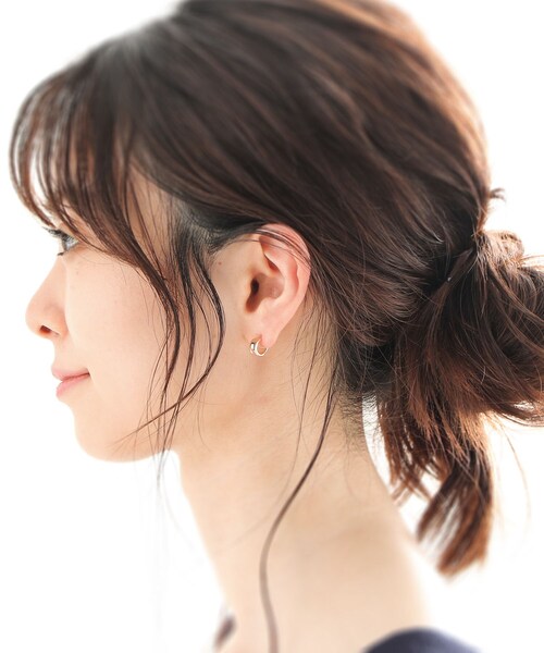COCOSHNIK（ココシュニック）の「K10アンジュレート フープピアス小（ピアス（両耳用）・レディース・ホワイト系その他7・00）」の11枚目の写真