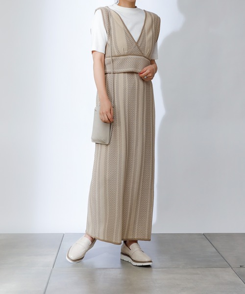 COLONY 2139(コロニートゥーワンスリーナイン)の「バイカラーヘリンボーンニットビスチェ(セットアップ可)(ベスト・レディース・ベージュ/ブラック/グリーン・FREE)」の20枚目の写真