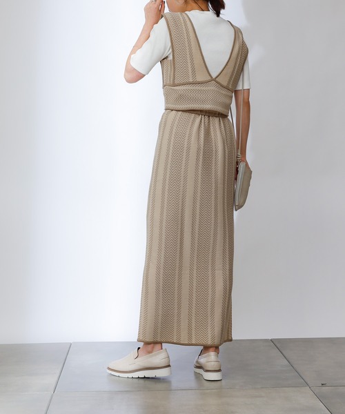 COLONY 2139(コロニートゥーワンスリーナイン)の「バイカラーヘリンボーンニットビスチェ(セットアップ可)(ベスト・レディース・ベージュ/ブラック/グリーン・FREE)」の22枚目の写真