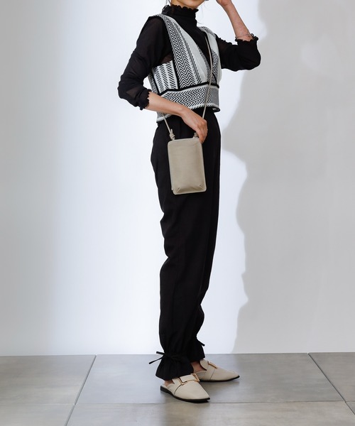 COLONY 2139(コロニートゥーワンスリーナイン)の「バイカラーヘリンボーンニットビスチェ(セットアップ可)(ベスト・レディース・ベージュ/ブラック/グリーン・FREE)」の16枚目の写真