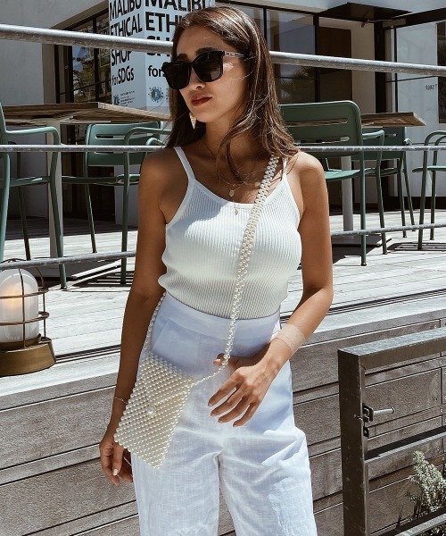 esutoreja(エストレジャ)の「シンプルリブキャミソール(キャミソール・レディース・ホワイト/ブラック/ベージュ・FREE)」の2枚目の写真