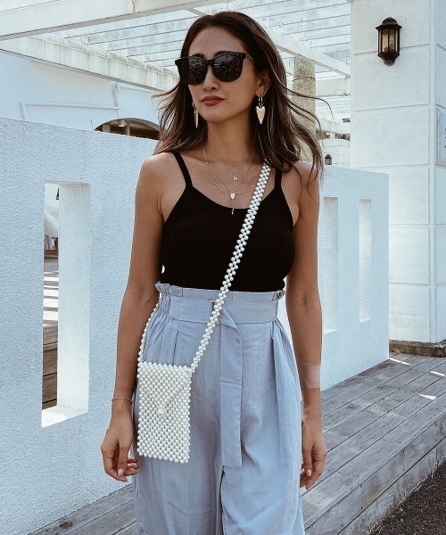 esutoreja(エストレジャ)の「シンプルリブキャミソール(キャミソール・レディース・ホワイト/ブラック/ベージュ・FREE)」の3枚目の写真