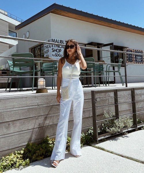 esutoreja(エストレジャ)の「シンプルリブキャミソール(キャミソール・レディース・ホワイト/ブラック/ベージュ・FREE)」の10枚目の写真