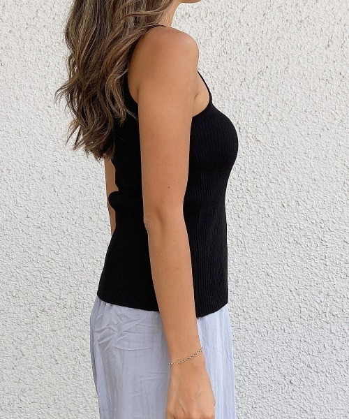 esutoreja(エストレジャ)の「シンプルリブキャミソール(キャミソール・レディース・ホワイト/ブラック/ベージュ・FREE)」の15枚目の写真