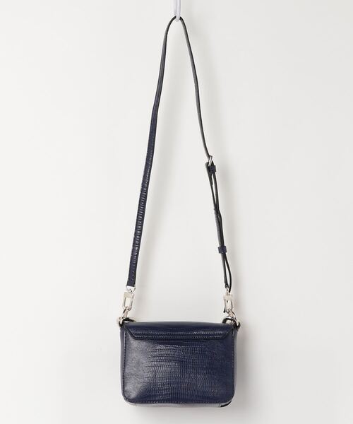 Guess（ゲス）の「TULLIA Mini Crossbody Flap（ショルダーバッグ・レディース・ネイビー・ONE SIZE）」の9枚目の写真