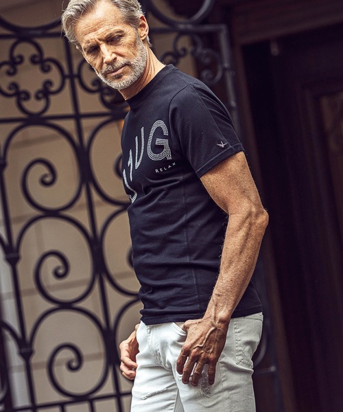 1PIU1UGUALE3  RELAX （ウノピゥウノウグァーレトレ リラックス）の「1PIU1UGUALE3 RELAX(ウノピゥウノウグァーレトレ)ラインストーンロゴ半袖Tシャツ（Tシャツ/カットソー・メンズ・ホワイト/ブラック・S/M/L/XL/XXL）」の6枚目の写真