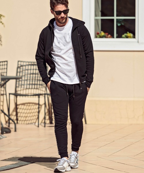 1PIU1UGUALE3  RELAX （ウノピゥウノウグァーレトレ リラックス）の「1PIU1UGUALE3 RELAX(ウノピゥウノウグァーレトレ)ラインストーンロゴ半袖Tシャツ（Tシャツ/カットソー・メンズ・ホワイト/ブラック・S/M/L/XL/XXL）」の14枚目の写真