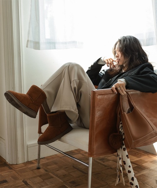 KOBE LETTUCE（コウベレタス）の「ショート丈ムートンブーツ（ブーツ・レディース・ブラック/チャコールグレー/ダークブラウン/グレー系/ブラック系/ブラック系その他3/キャメル/ブラック系1/ブラック系2/チャコール/ブラウン系・M/LL/L/S）」の19枚目の写真