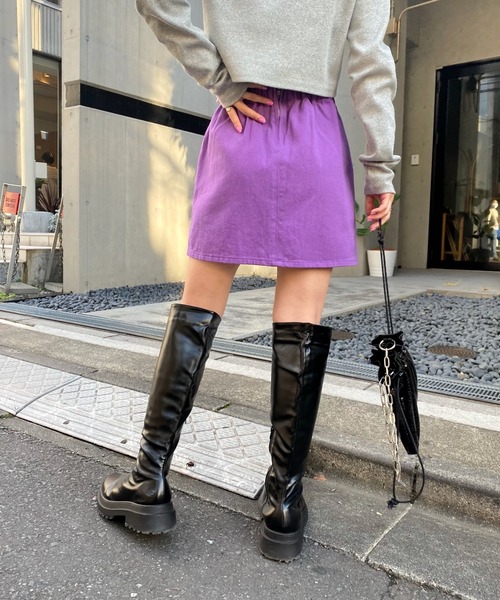 WHO'S WHO gallery（フーズフーギャラリー）の「PTNツイルミニスカート（スカート・レディース・ブラック/パープル・FREE）」の6枚目の写真