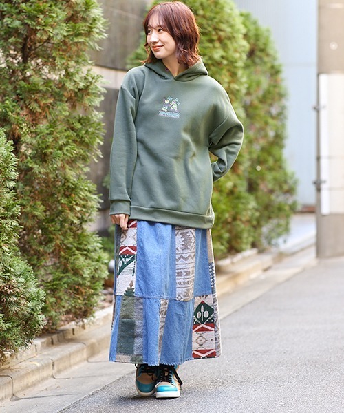 チチカカ（チチカカ）の「パイル起毛ルチャ刺繍プルパーカー（パーカー・レディース・ブラック/パープル/グリーン・FREE）」の16枚目の写真