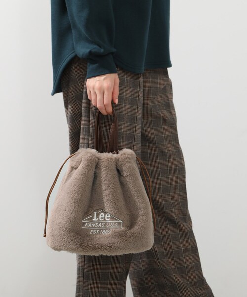 DRESKIP（ドレスキップ）の「◆【Lee別注】フェイクファー巾着トート（トートバッグ・レディース・アイボリー/ダークグレー/ブラウン系その他/グリーン系その他5・00）」の7枚目の写真