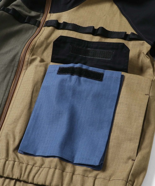 KRIFF MAYER(クリフメイヤー)の「HINOKOフードジャケット(マウンテンパーカー・メンズ・オリーブ/ブラック/カラフル/ベージュ/ブルー/レッド・MEDIUM/SMALL/LARGE/X-LARGE)」の12枚目の写真