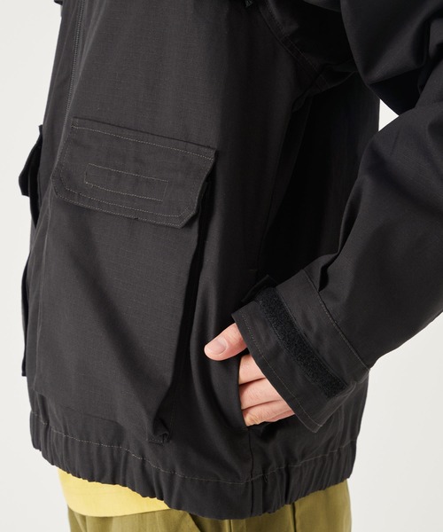 KRIFF MAYER(クリフメイヤー)の「HINOKOフードジャケット(マウンテンパーカー・メンズ・オリーブ/ブラック/カラフル/ベージュ/ブルー/レッド・MEDIUM/SMALL/LARGE/X-LARGE)」の16枚目の写真