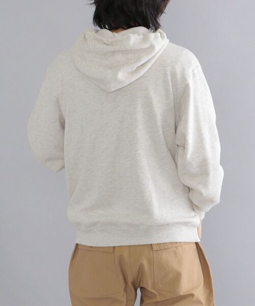 Russell Athletic(ラッセルアスレティック)の「【WEB限定/SHIPS別注】RUSSELL ATHLETIC: ビッグシルエット スクール ロゴ プリント パーカー (トレーナー)(パーカー・メンズ・ライトグレー/ライトブルー/オフホワイト・SMALL/MEDIUM/LARGE/X-LARGE)」の20枚目の写真