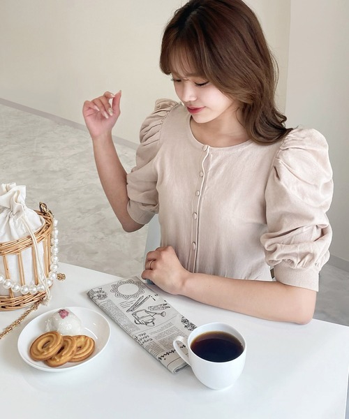 ROYAL PARTY（ロイヤルパーティー）の「【ZOZO限定】パフスリーブコンパクトカーディガン（カーディガン/ボレロ・レディース・グリーン/オフホワイト/パープル/ブラック/ベージュ・FREE）」の4枚目の写真