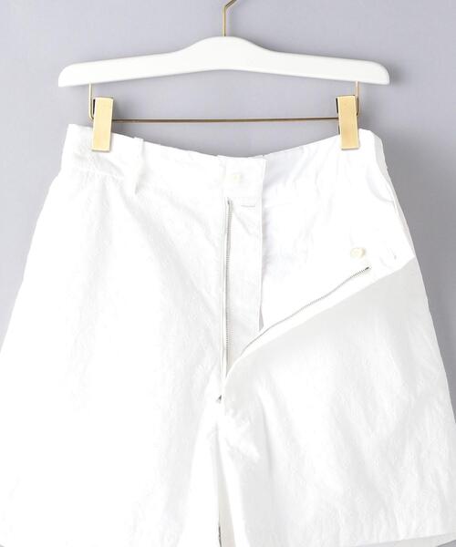 MADISON BLUE(マディソンブルー)の「<MADISON BLUE(マディソンブルー)>レース ショートパンツ ■■■(その他パンツ・レディース・ホワイト・01)」の3枚目の写真