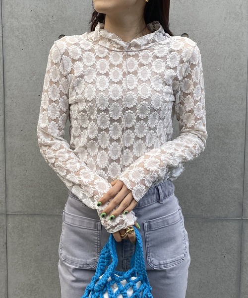 AS KNOW AS PINKY(アズノゥアズピンキー)の「花々レースなメロープルオーバー(Tシャツ/カットソー・レディース・オフホワイト/ブラック/ピンクベージュ・FREE)」の2枚目の写真