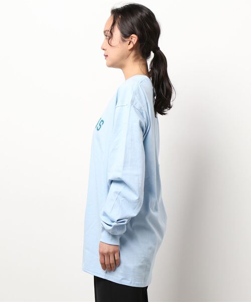 ECRIRE（エクリール）の「【komiコラボ】GILDANロゴプリントロンT（Tシャツ/カットソー・レディース・オフホワイト/ピンク/ブルー・フリー）」の12枚目の写真