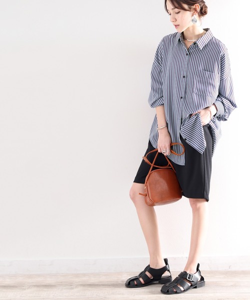 classicalelf(クラシカルエルフ)の「トラッドに変身。メンズライクストライプ柄オーバーシャツ(シャツ/ブラウス・レディース・ブラック/ブルー/アイボリー・LARGE/MEDIUM/X-LARGE)」の17枚目の写真