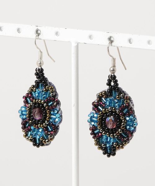 TIME WILL TELL WORKS（タイムウィルテルワークス）の「CRYSTAL CANASTASIA EARRING（ピアス（両耳用）・レディース・レッド系その他/ターコイズブルー/グリーン/ブラック/ブルー/ゴールド・ONE SIZE）」の4枚目の写真