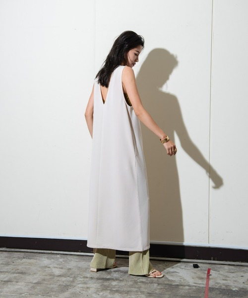 AIC.（エーアイシー）の「【再入荷】2WAYジップデザインVネックロングワンピース（ワンピース・レディース・ブラック/アイボリー・FREE）」の22枚目の写真