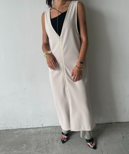 AIC.（エーアイシー）の「【再入荷】2WAYジップデザインVネックロングワンピース（ワンピース・レディース・ブラック/アイボリー・FREE）」の9枚目の写真