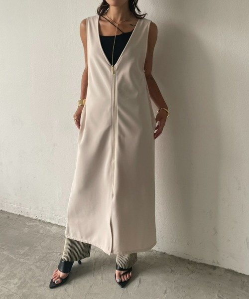 AIC.（エーアイシー）の「【再入荷】2WAYジップデザインVネックロングワンピース（ワンピース・レディース・ブラック/アイボリー・FREE）」の5枚目の写真