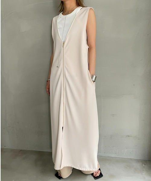 AIC.（エーアイシー）の「【再入荷】2WAYジップデザインVネックロングワンピース（ワンピース・レディース・ブラック/アイボリー・FREE）」の10枚目の写真