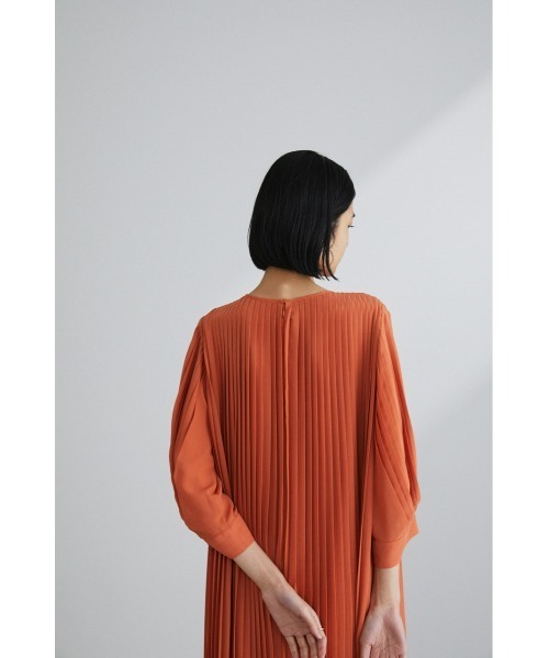 STYLEMIXER（スタイルミキサー）の「タックスリーブプリーツワンピース（ワンピース・レディース・ライトベージュ/ブラック/オレンジ・MEDIUM/SMALL）」の20枚目の写真