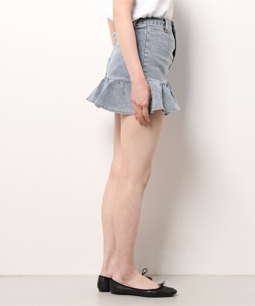 Narcissus（ナルシス）の「【Narcissus】デニムミニフリルスカート（デニムスカート・レディース・ブルー・FREE）」の3枚目の写真