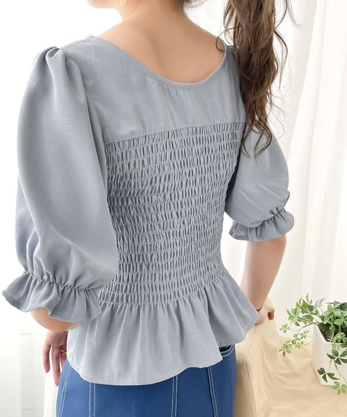 mily bilet（ミウィビレット）の「【mily bilet】今っぽく着映え。2wayシャーリングフリルブラウス（シャツ/ブラウス・レディース・ホワイト/ブラック/ブルー・SMALL/MEDIUM/LARGE）」の16枚目の写真