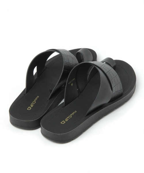 studio CLIP（スタディオクリップ）の「らくらくクロストングサンダル