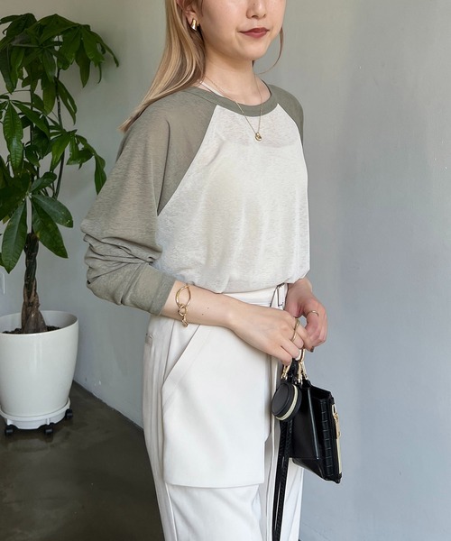 CAPRICIEUX LE'MAGE(カプリシューレマージュ)の「ラグランシアーTシャツ(Tシャツ/カットソー・レディース・オフホワイト/ベージュ・FREE)」の5枚目の写真