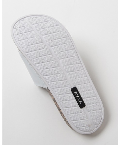 RVCA(ルーカ)の「RVCA レディース LEO SLIDE SANDAL サンダル【2022年春夏モデル】/ルーカシャワサン(シャワーサンダル)(サンダル・レディース・ホワイト/ブラック/ブラック×ブラック・6/5/7)」の8枚目の写真