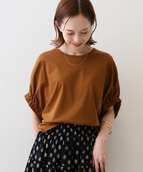 「SLOBE IENA」 半袖カットソー - ブラウン レディース SLOBE IENA（スローブイエナ）の「ギャザースリーブカットソー
