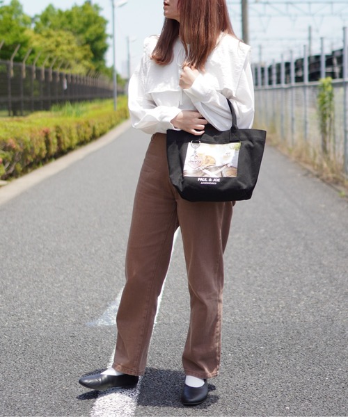 PAUL & JOE ACCESSOIRES(ポールアンドジョーアクセソワ)の「【PAUL & JOE ACCESSOIRES /ポール アンド ジョー アクセソワ 】 キャンバスフォトプリント ミニトートバッグ(トートバッグ・レディース・ブラック/アイボリー・FREE)」の4枚目の写真