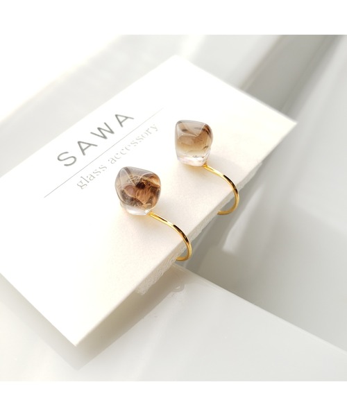 tone(トーン)の「【sawa】一粒イヤリング(MA)(イヤリング・レディース・スカイブルー/グレー/ターコイズブルー/ライム/ブルー/その他/ラベンダー/ブラウン/パープル系その他/グリーン系その他/クリア/グリーン/シャンパン/ブルー系その他/ブルー系その他2・FREE)」の3枚目の写真