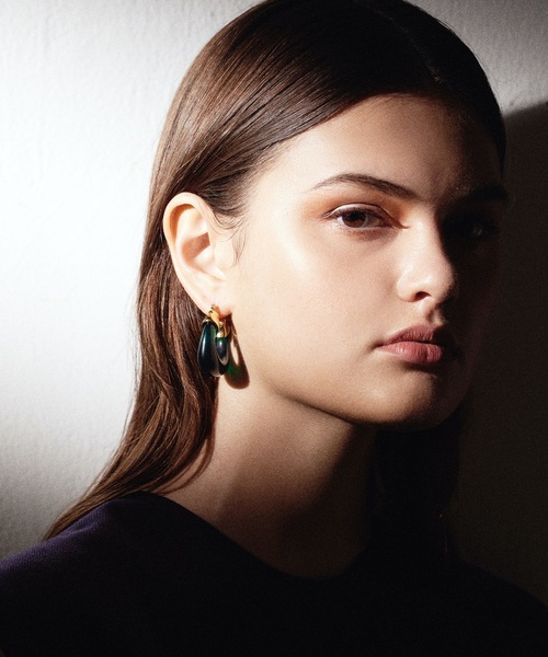 CENE（セネ）の「【CENE】セネ/ カラークリアフープ（ピアス（両耳用）・レディース・クリア/グリーン/ホワイト・FREE）」の2枚目の写真