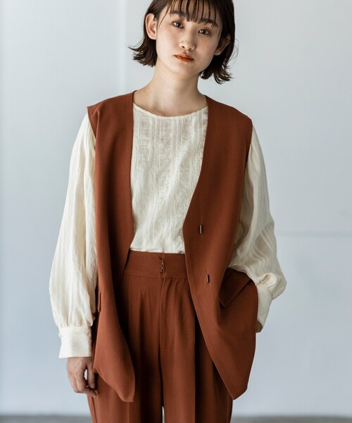 THE SHOP TK (ザ ショップ ティーケー )の「◆ステッチレスミドル丈ジレ(ベスト・レディース・チャコールグレー/ライトベージュ/レンガ・12)」の3枚目の写真
