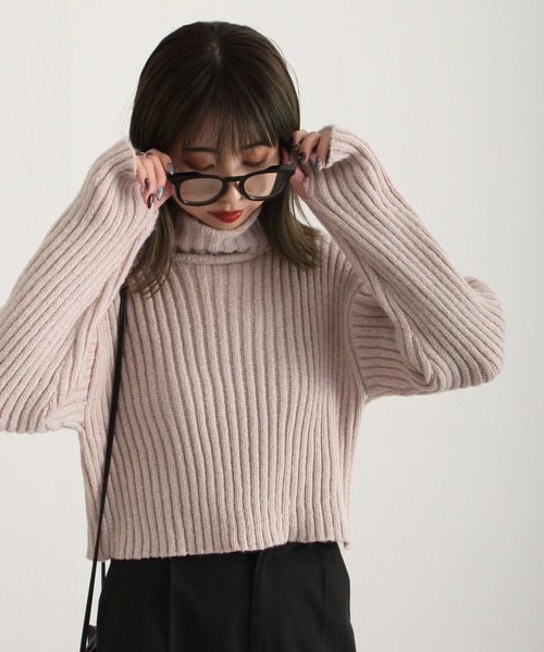 Chillfar（チルファー）の「バッグスリットハイネックショートニット（ニット/セーター・レディース・ベージュ系/オリーブ/ブラック/パープル系・FREE）」の3枚目の写真