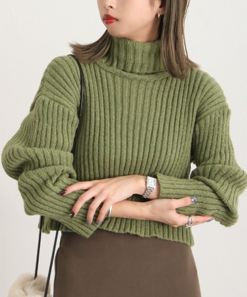 Chillfar（チルファー）の「バッグスリットハイネックショートニット（ニット/セーター・レディース・ベージュ系/オリーブ/ブラック/パープル系・FREE）」の4枚目の写真