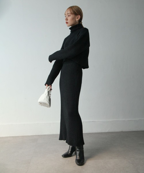 Chillfar（チルファー）の「バッグスリットハイネックショートニット（ニット/セーター・レディース・ベージュ系/オリーブ/ブラック/パープル系・FREE）」の6枚目の写真