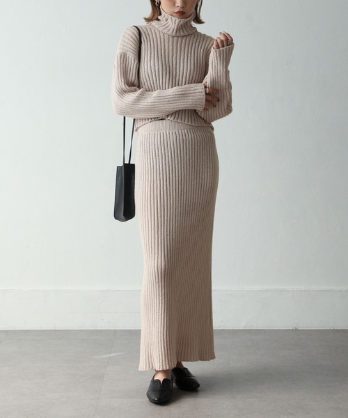 Chillfar（チルファー）の「バッグスリットハイネックショートニット（ニット/セーター・レディース・ベージュ系/オリーブ/ブラック/パープル系・FREE）」の13枚目の写真