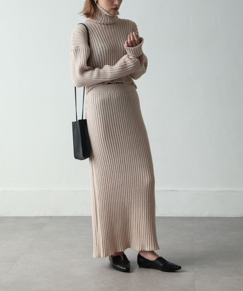 Chillfar（チルファー）の「バッグスリットハイネックショートニット（ニット/セーター・レディース・ベージュ系/オリーブ/ブラック/パープル系・FREE）」の5枚目の写真