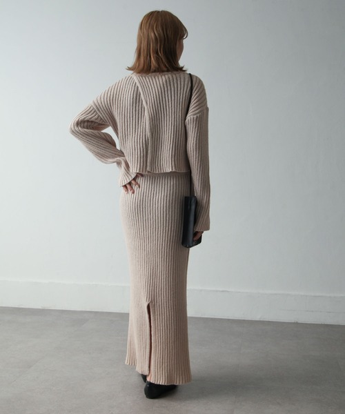 Chillfar（チルファー）の「バッグスリットハイネックショートニット（ニット/セーター・レディース・ベージュ系/オリーブ/ブラック/パープル系・FREE）」の22枚目の写真