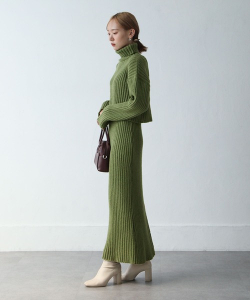 Chillfar（チルファー）の「バッグスリットハイネックショートニット（ニット/セーター・レディース・ベージュ系/オリーブ/ブラック/パープル系・FREE）」の15枚目の写真