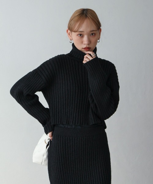 Chillfar（チルファー）の「バッグスリットハイネックショートニット（ニット/セーター・レディース・ベージュ系/オリーブ/ブラック/パープル系・FREE）」の14枚目の写真