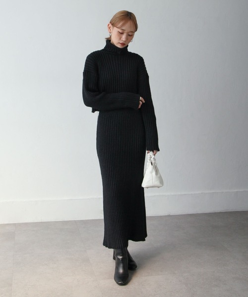 Chillfar（チルファー）の「バッグスリットハイネックショートニット（ニット/セーター・レディース・ベージュ系/オリーブ/ブラック/パープル系・FREE）」の10枚目の写真